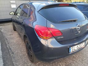 Opel Astra - 2010