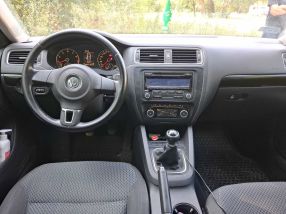 Volkswagen Jetta - 2011