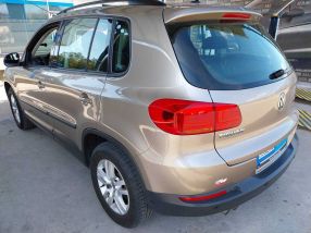 Volkswagen Tiguan - 2012