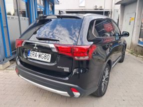 Mitsubishi Outlander - 2016