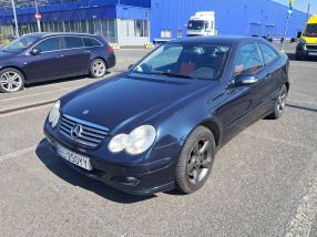 Mercedes-Benz C - 2005
