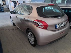 Peugeot 208 - 2014
