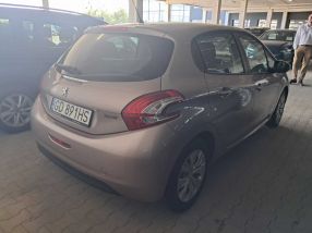 Peugeot 208 - 2014