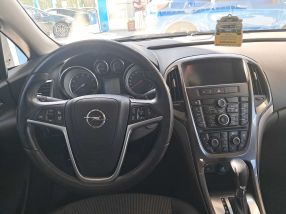 Opel Astra - 2014