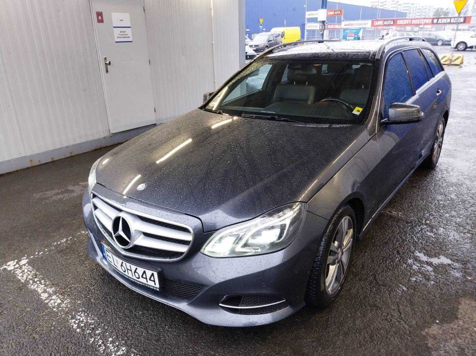 Mercedes-Benz E - 2015
