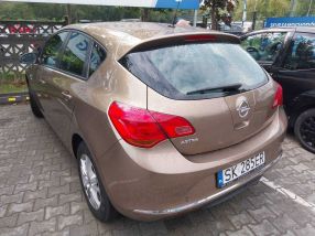 Opel Astra - 2013