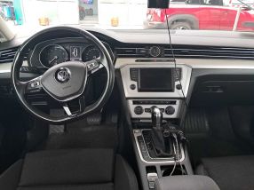 Volkswagen Passat - 2015