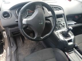 Peugeot 5008 - 2011