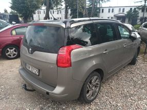Peugeot 5008 - 2011