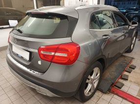 Mercedes-Benz GLA - 2015
