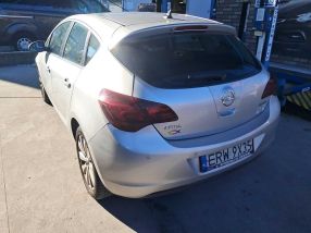 Opel Astra - 2012