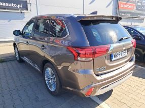 Mitsubishi Outlander - 2020
