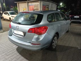 Opel Astra - 2013