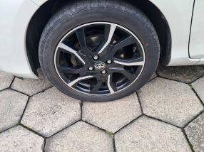 Toyota Yaris - 2016