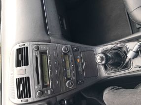 Toyota Avensis - 2011