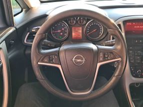 Opel Astra - 2011