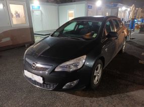 Opel Astra - 2012