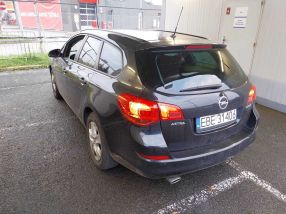 Opel Astra - 2012