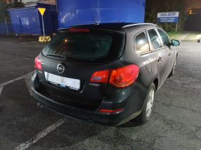 Opel Astra - 2012