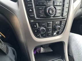 Opel Astra - 2012