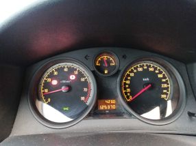 Opel Astra - 2011