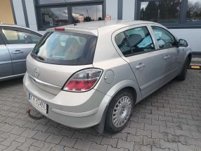 Opel Astra - 2011