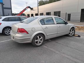 Opel Astra - 2010
