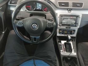 Volkswagen Passat - 2011