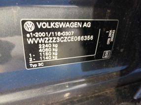 Volkswagen Passat - 2011