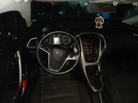 Opel Astra - 2013