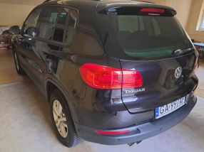 Volkswagen Tiguan - 2012