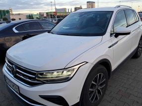 Volkswagen Tiguan - 2021