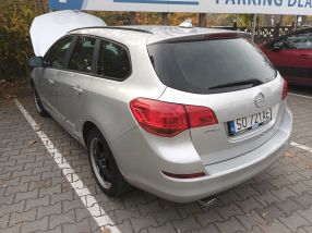 Opel Astra - 2011
