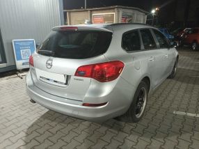 Opel Astra - 2011
