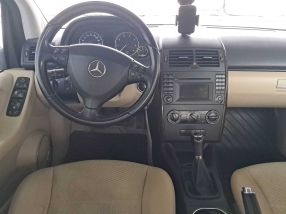 Mercedes-Benz A - 2010