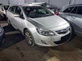 Opel Astra - 2012