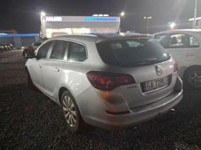 Opel Astra - 2012