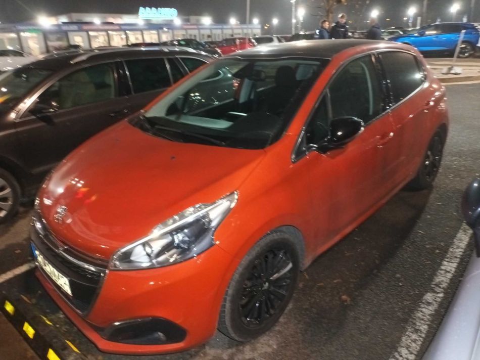 Peugeot 208 - 2016
