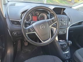 Opel Zafira Tourer - 2013