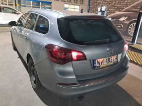 Opel Astra - 2012