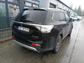 Mitsubishi Outlander - 2015