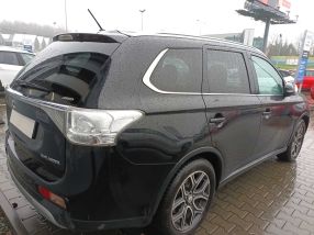 Mitsubishi Outlander - 2015