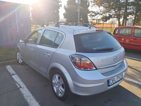 Opel Astra - 2012