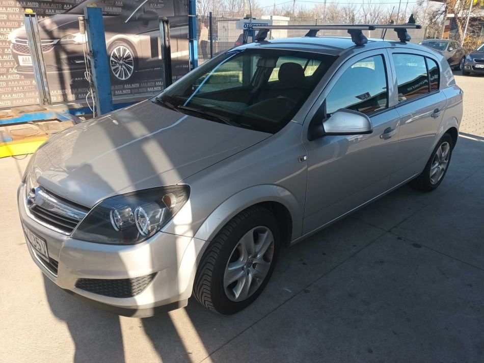 Opel Astra - 2010
