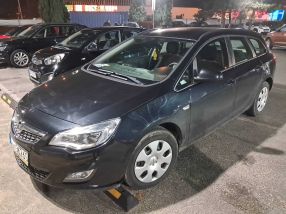 Opel Astra - 2012