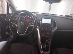 Opel Astra - 2011