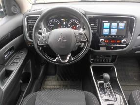 Mitsubishi Outlander - 2019