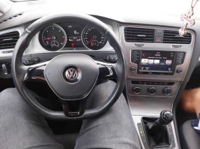 Volkswagen Golf - 2016