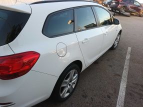 Opel Astra - 2015