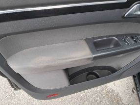 Volkswagen Touran - 2011
